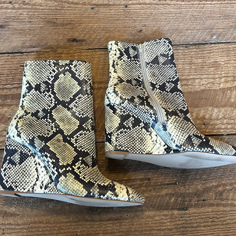 Matisse Kaia Snakeskin Pattern Wedge Boot - image 4